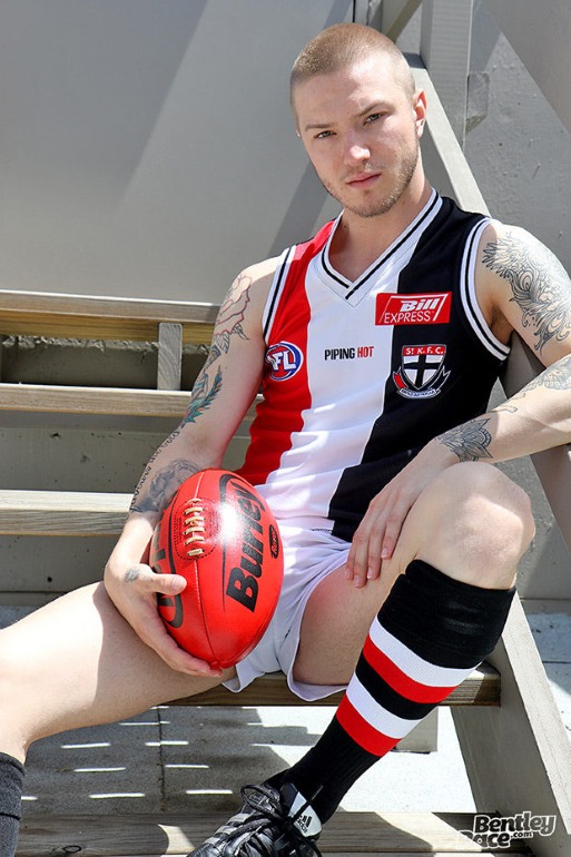 Sarpa van Rider gay sex pic